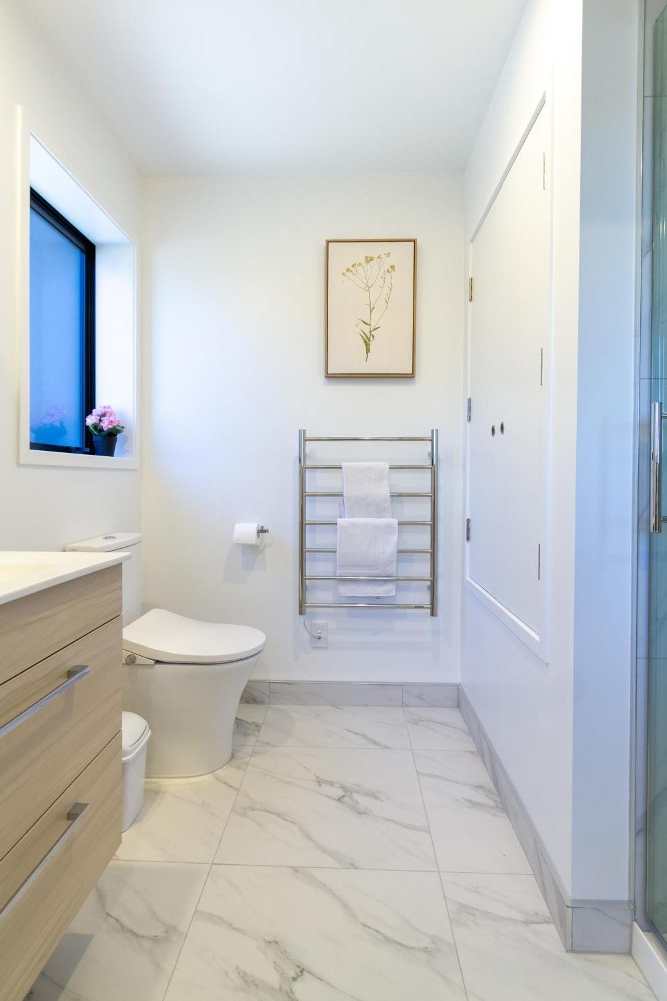 Luxury Studio With Balcony - Close To Supermarket Christchurch Exterior photo